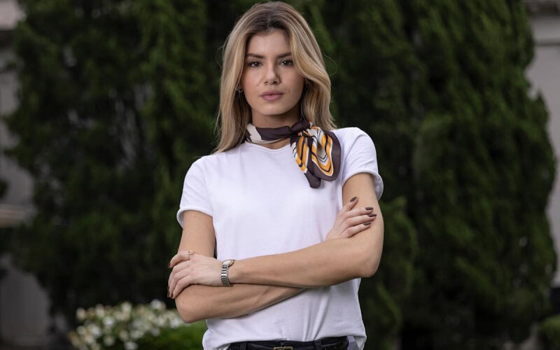 Camila Queiroz assegura presença em sequência de “Beleza Fatal”