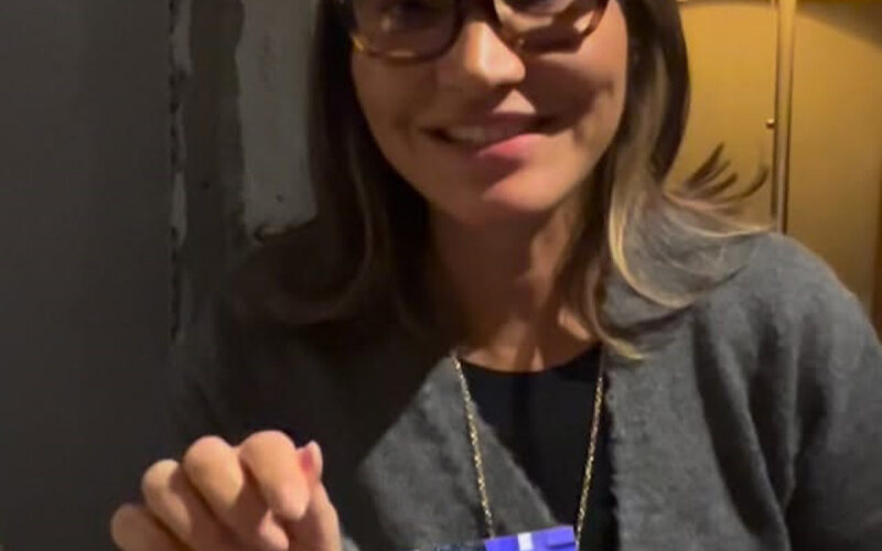 Janja é surpreendida por Jin, integrante do BTS, com um presente especial durante sua estadia na Coreia: “Você é amada”