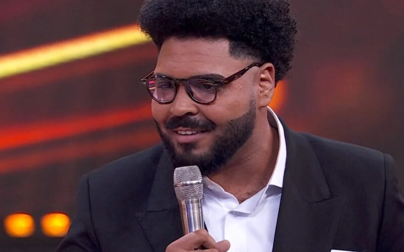 Paulo Vieira critica BBBs e novelas em premiação da Globo