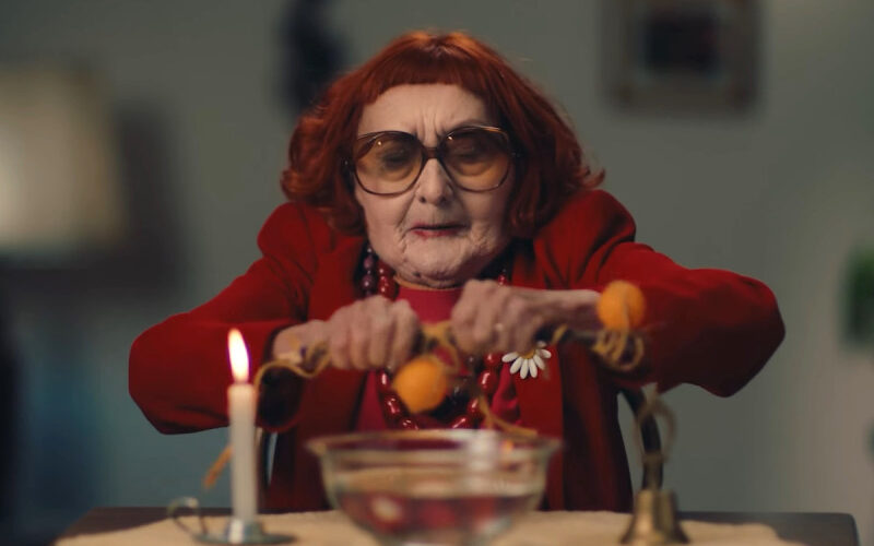 Tânia Maria surpreende ao interpretar vilã assustadora em comercial do Oscar 2026