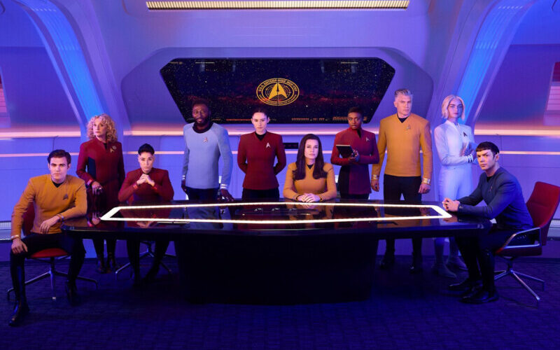 Novo trailer da 4ª temporada de “Star Trek: Strange New Worlds” revela dinossauros em uma aventura cósmica