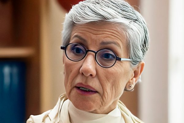 Queixa-crime contra Cássia Kis é registrada por mulher trans em delegacia carioca